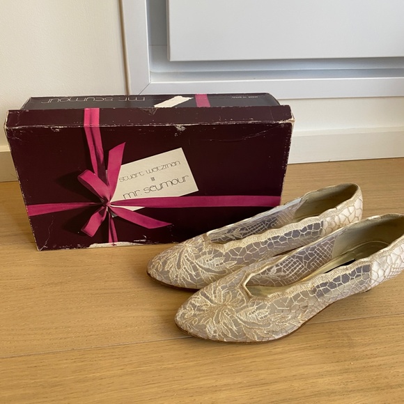 VINTAGE FIND!! Stuart Weitzman / Mr. Seymour White Wedges WITH BOX (7 1/2) - Picture 1 of 6